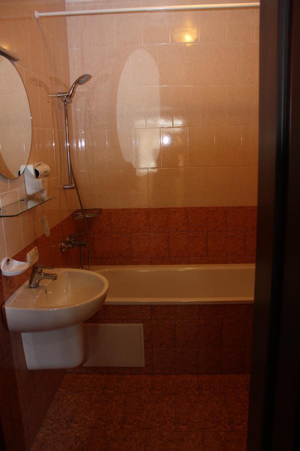 Hotel Gostynnyi Dvir Bucha Zimmer foto