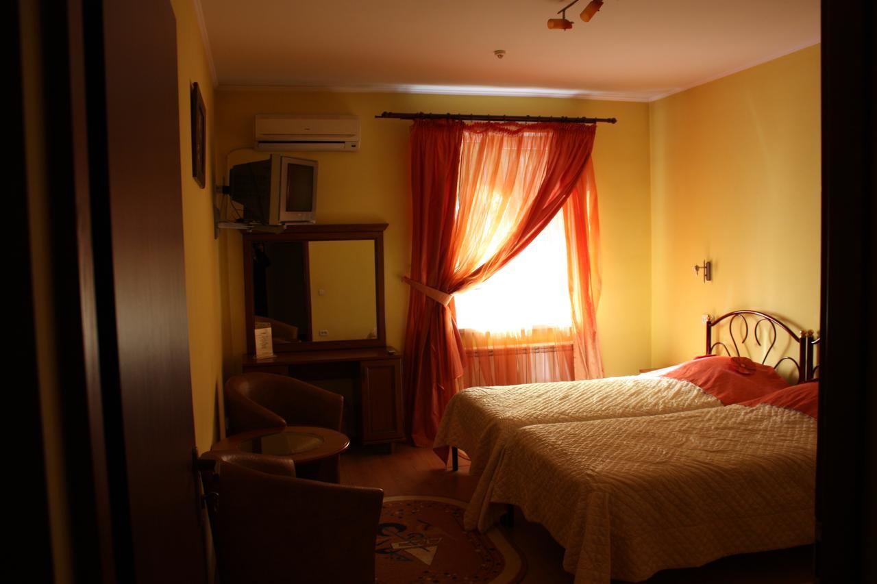 Hotel Gostynnyi Dvir Bucha Zimmer foto
