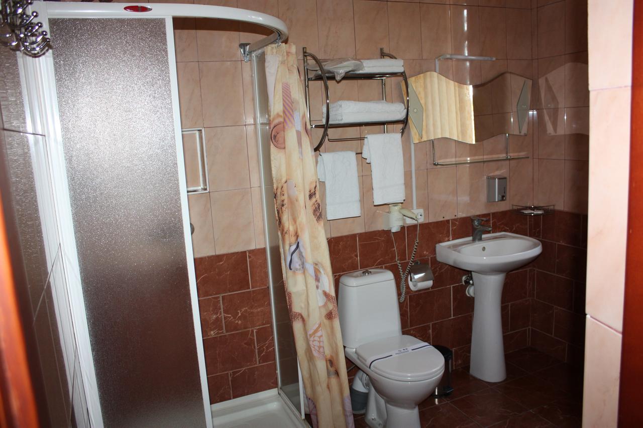 Hotel Gostynnyi Dvir Bucha Zimmer foto